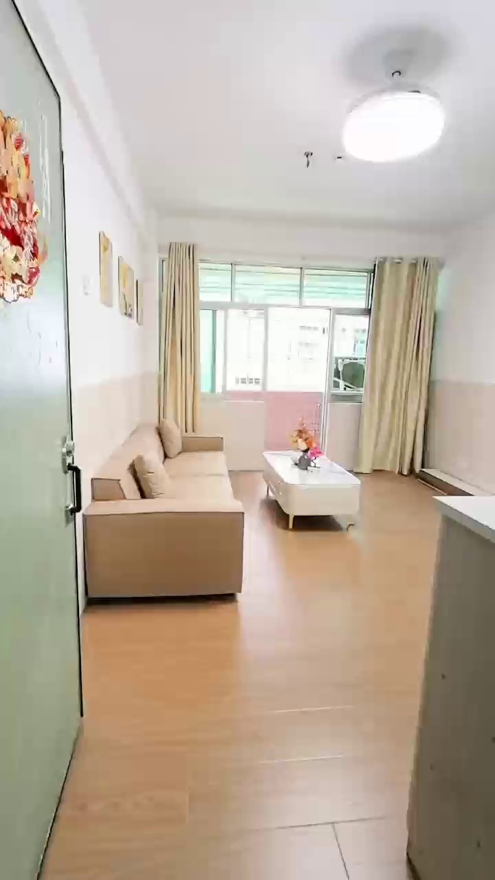 皇岗新村 大两房一厅 4780/月 领包入住 大阳台朝南 月底搬