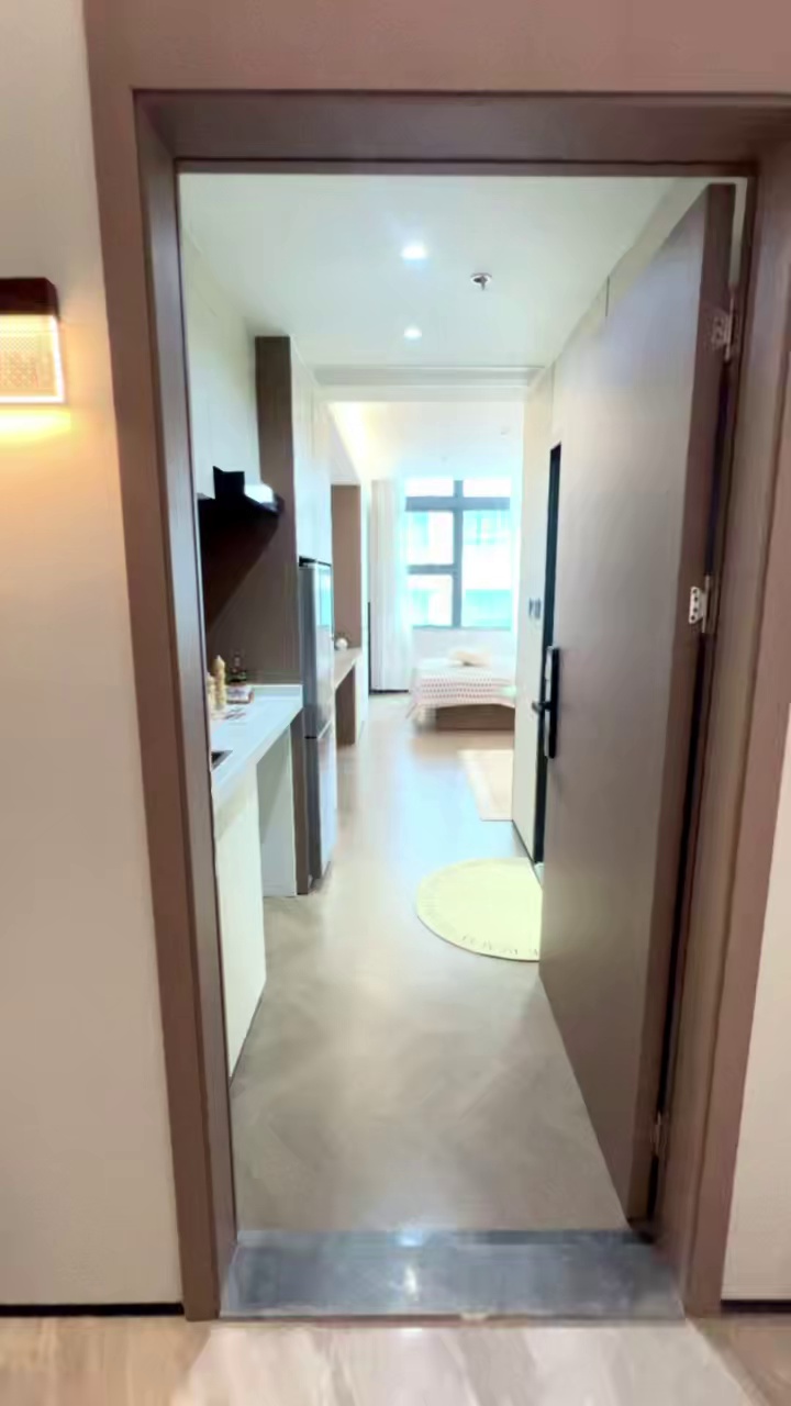中山公园地铁站，电梯大单间4800