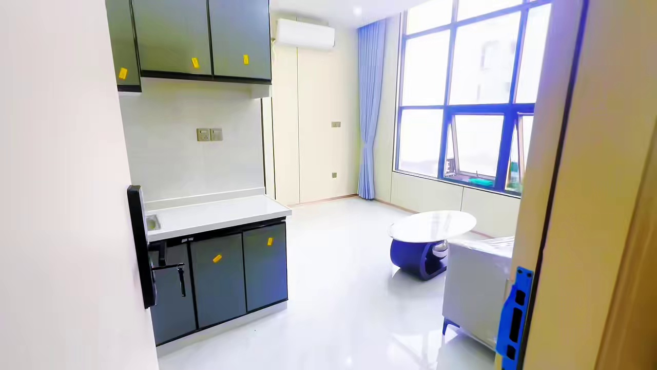 塘朗丨深大丽湖 ：落地窗一房一厅 ：4080 ：精装双电梯 ：南科大-清华大学，深圳大学，先进院，深大总院，智园首选地段！ 5号线直达
