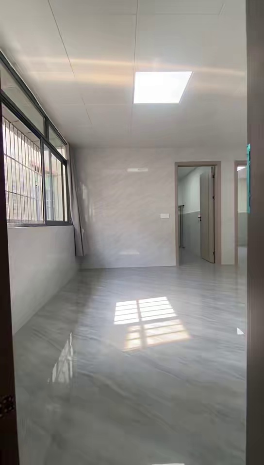 宝田地铁口两房一厅2880，家具可以配齐