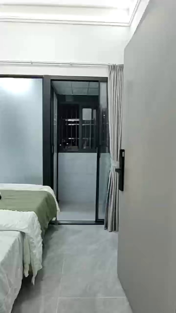 油松东环天虹附近 带电梯小单间1780