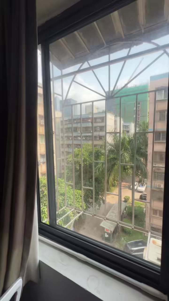 深大地铁站，阳光大单间3200