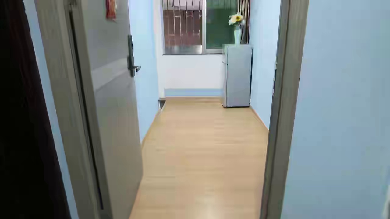 赤尾地铁站电梯，大单房，租金2580，精装修，拎包入住