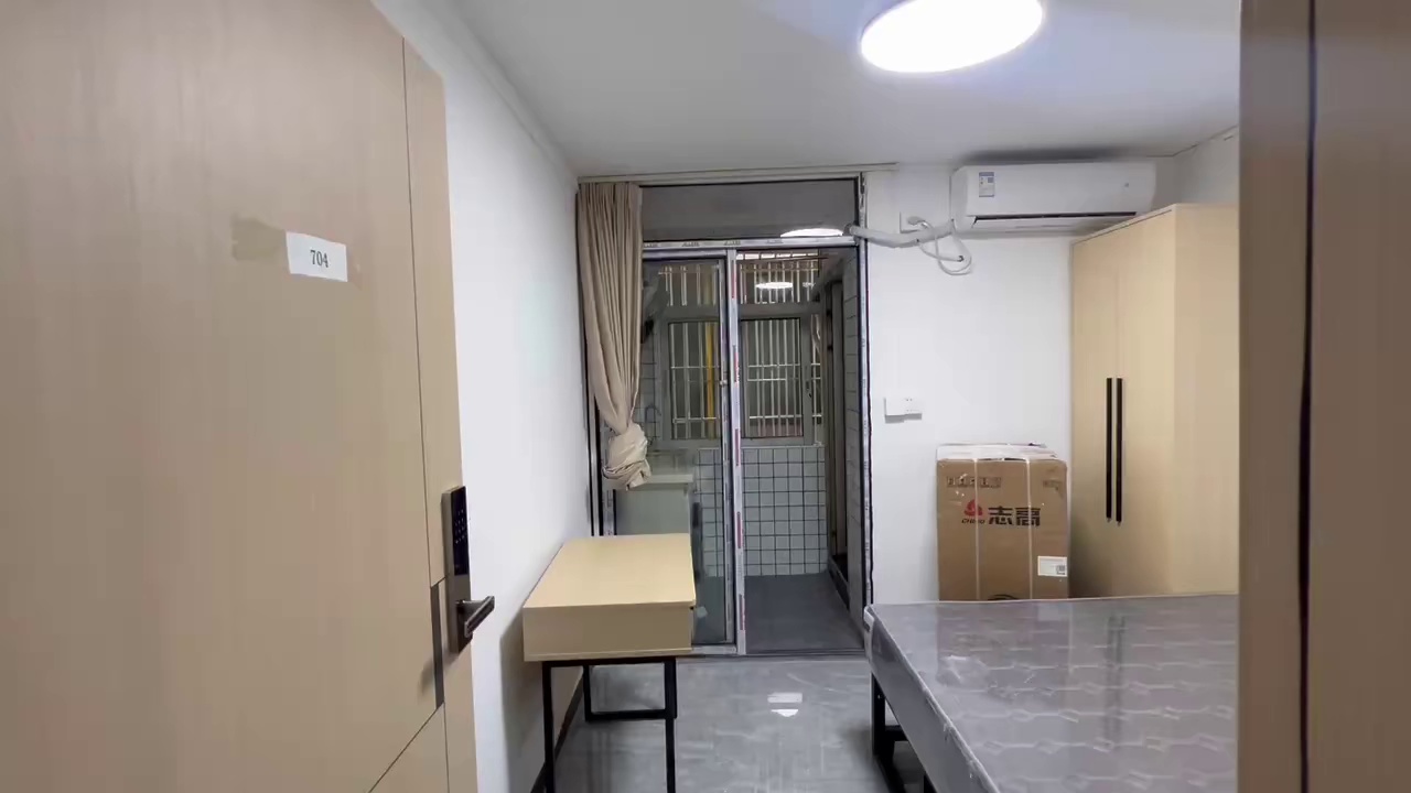光雅园地铁站，单间，拎包入住，1550，步梯。