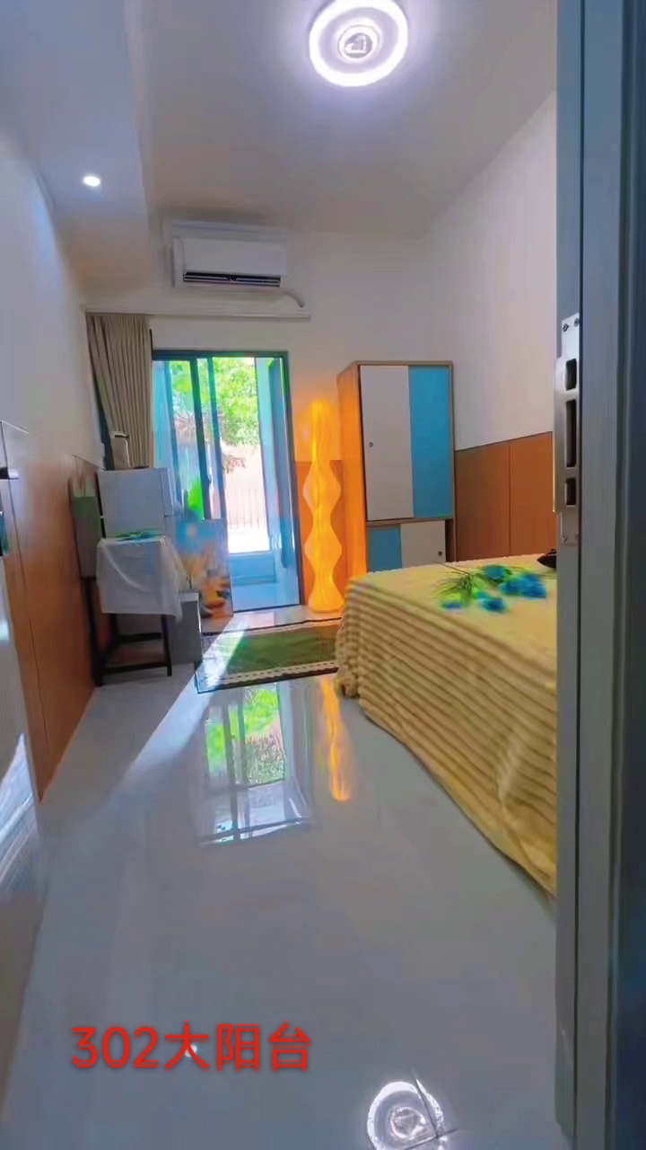 布吉，木棉湾双地铁 天虹商场附近 大单间带大露台2080