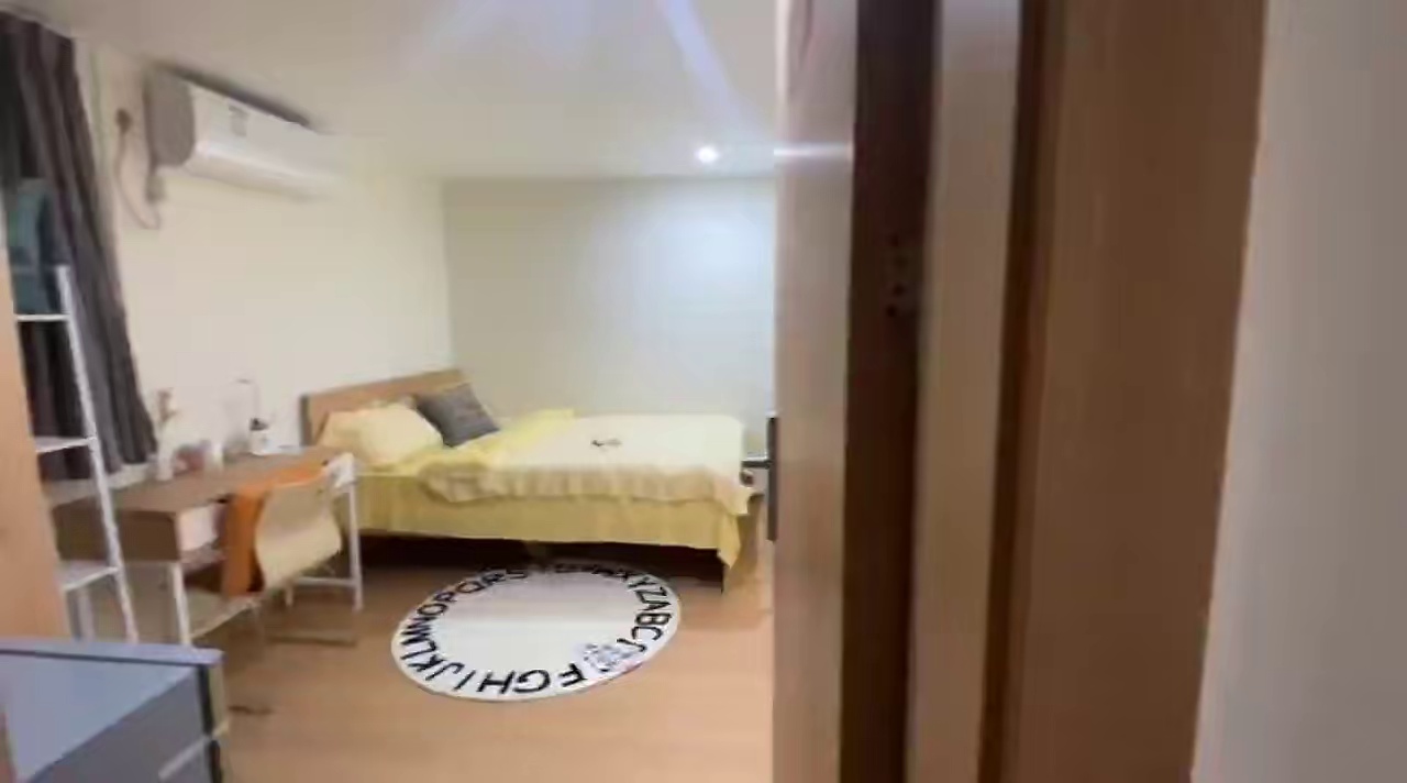 应人石地铁口 电梯单间拎包入住 可约看房