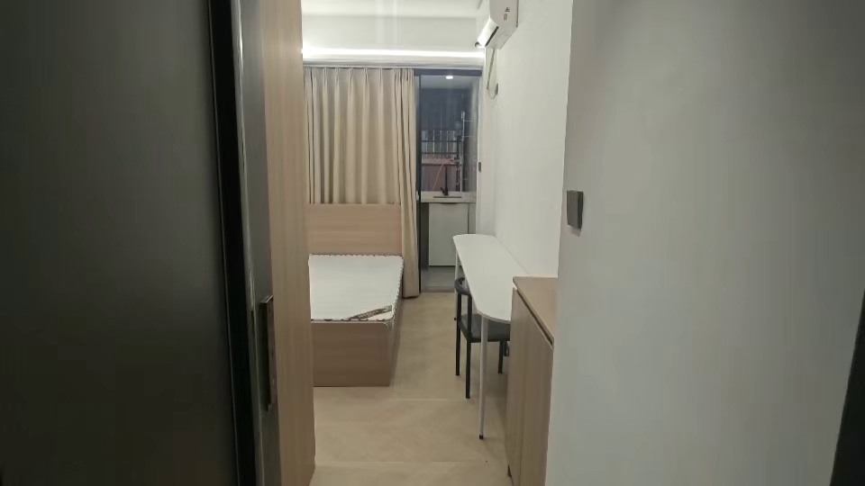民治深圳北双地铁，电梯高层精装单间 特价1600包管理费