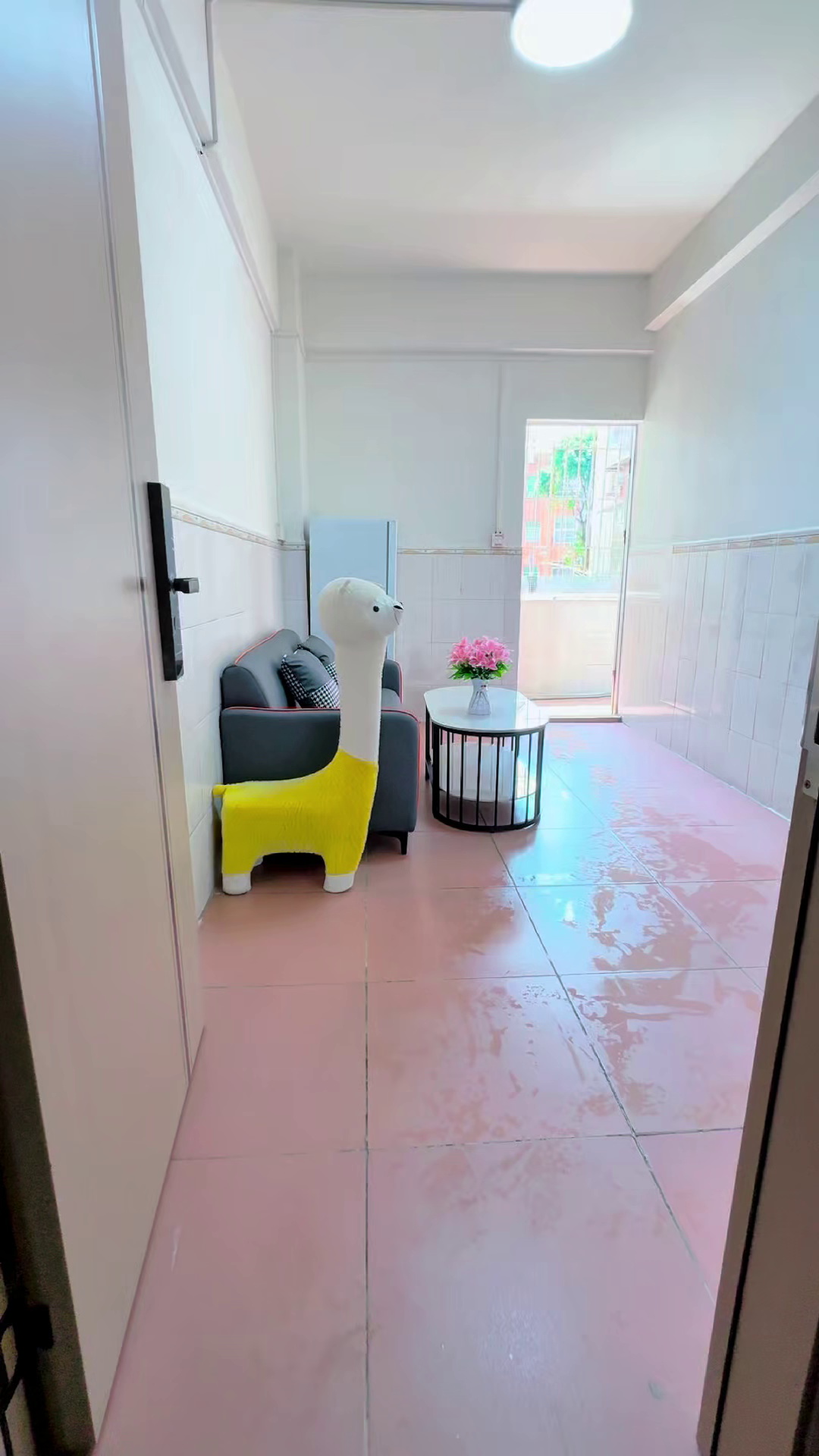 牛湖地铁站300米，大一房一厅 拎包入住，近广培小学，观澜湖