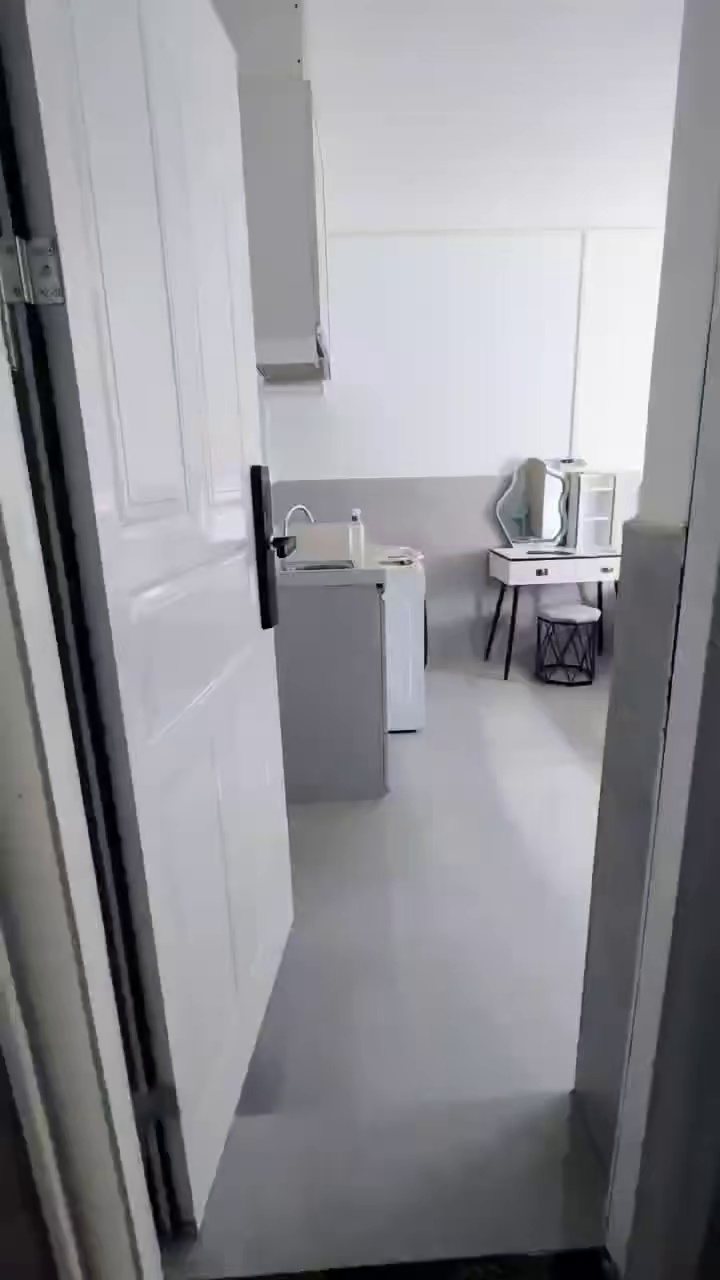 白石洲地铁口2500大单间朝南