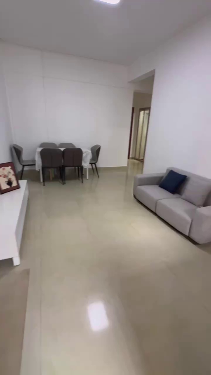贝壳省心租精选房源： ☝地址：岗厦邮电大楼2栋404，76平 价格：5700 ⚡优势： 密码随时看房 租期内家私免费维修，免费租前保洁 家私家电齐全， 带阳台，领包入住 ♂ 专属管家服务（24小时在线）