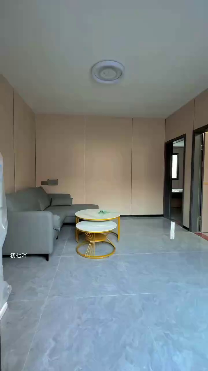 龙岗·南联地铁站稀缺房源 简约轻奢风 靠近远洋新干线 拎包入住 阳台两房2500
