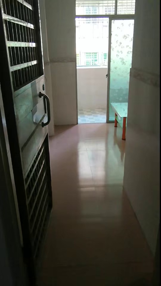 凯滨新村大阳台一房一厅1000