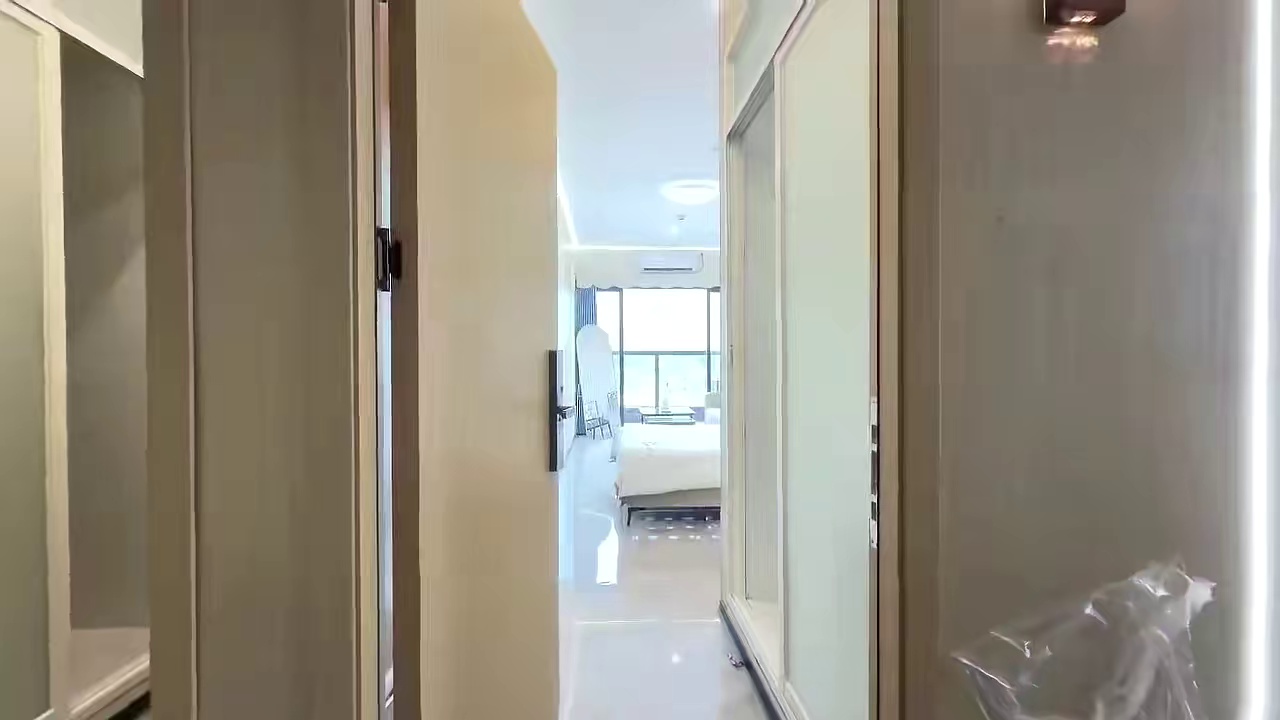 塘朗丨深大丽湖 ：阳台大单间 ：¥3580 ：精装电梯 ：南科大-清华大学，深圳大学，先进院，深大总院，智园首选地段！ 5/7号线直达