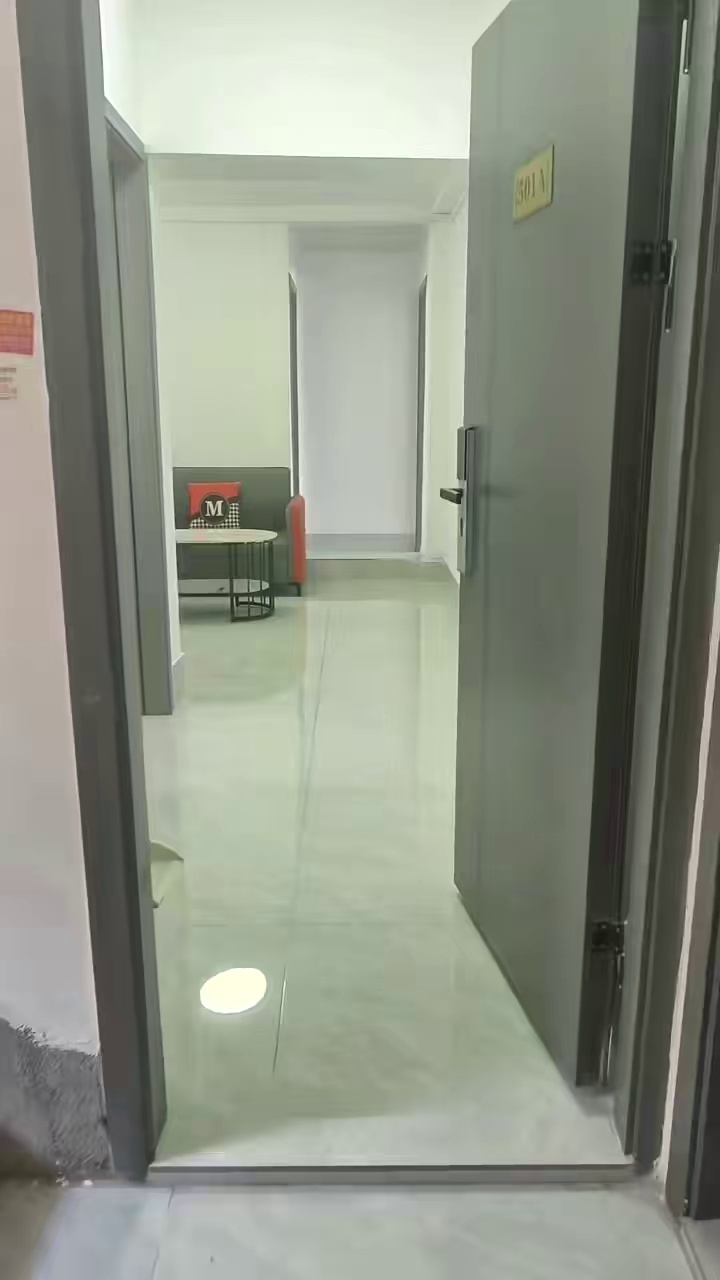 展滔 万众城 牛栏前 三房一厅 3600