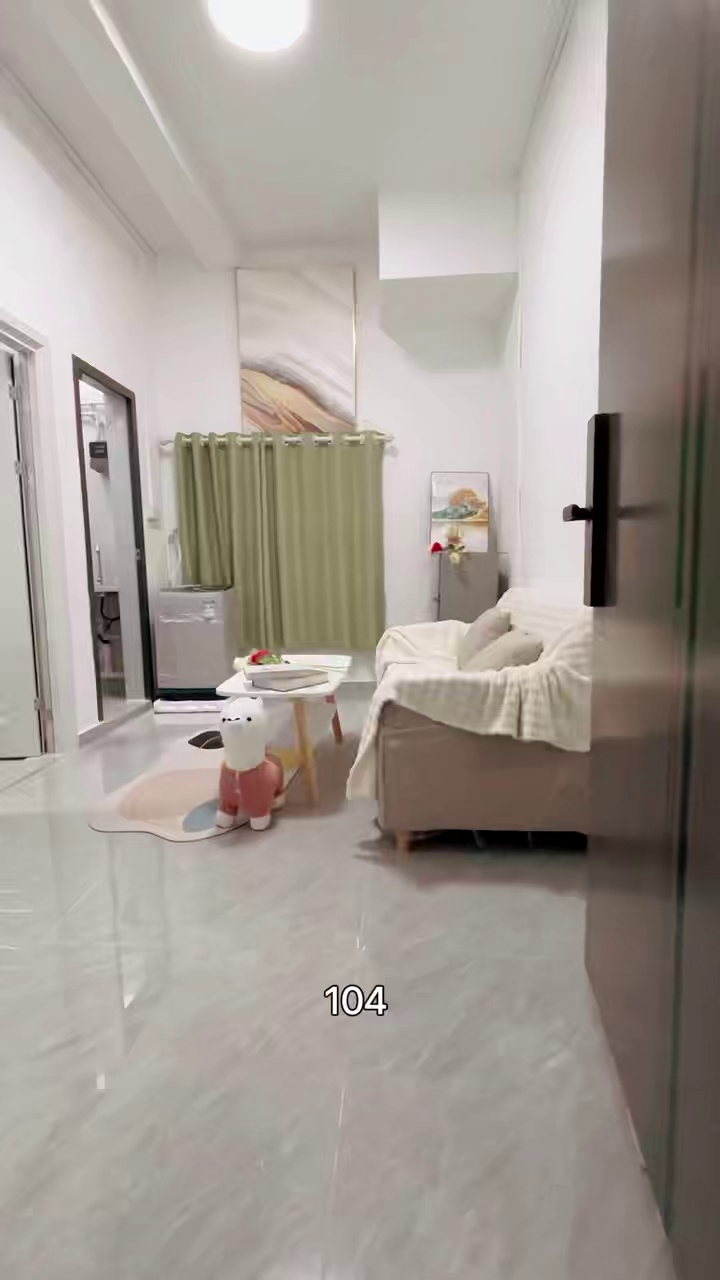 布吉莲花路 一房一厅阳台1780