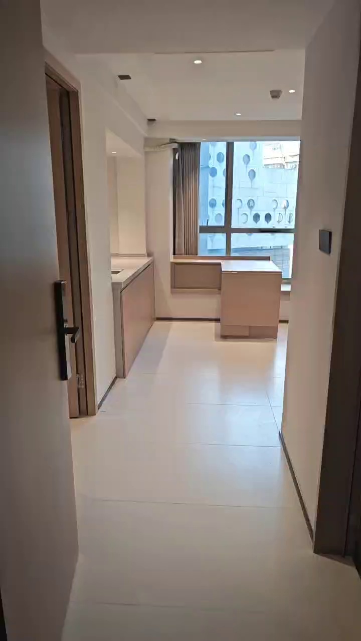 怡景地铁口，一房一厅3800