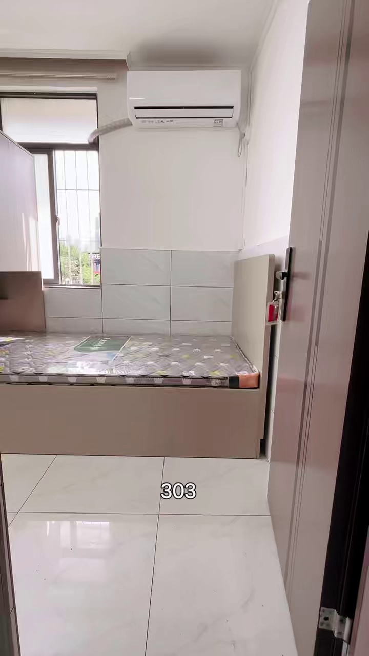 房租1050。老圩村独立大单房3楼，领包入住。有洗衣机