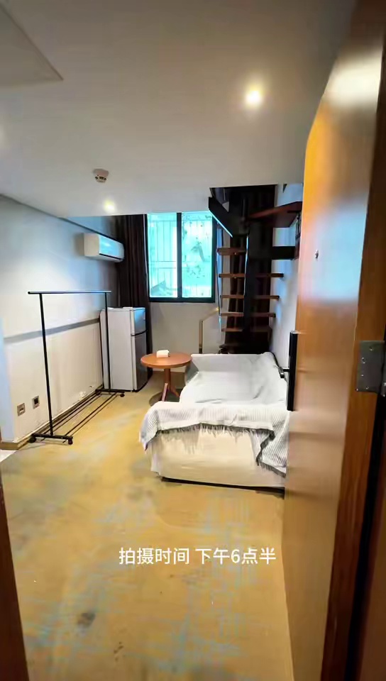 木棉湾地铁站 loft一房一厅/1880