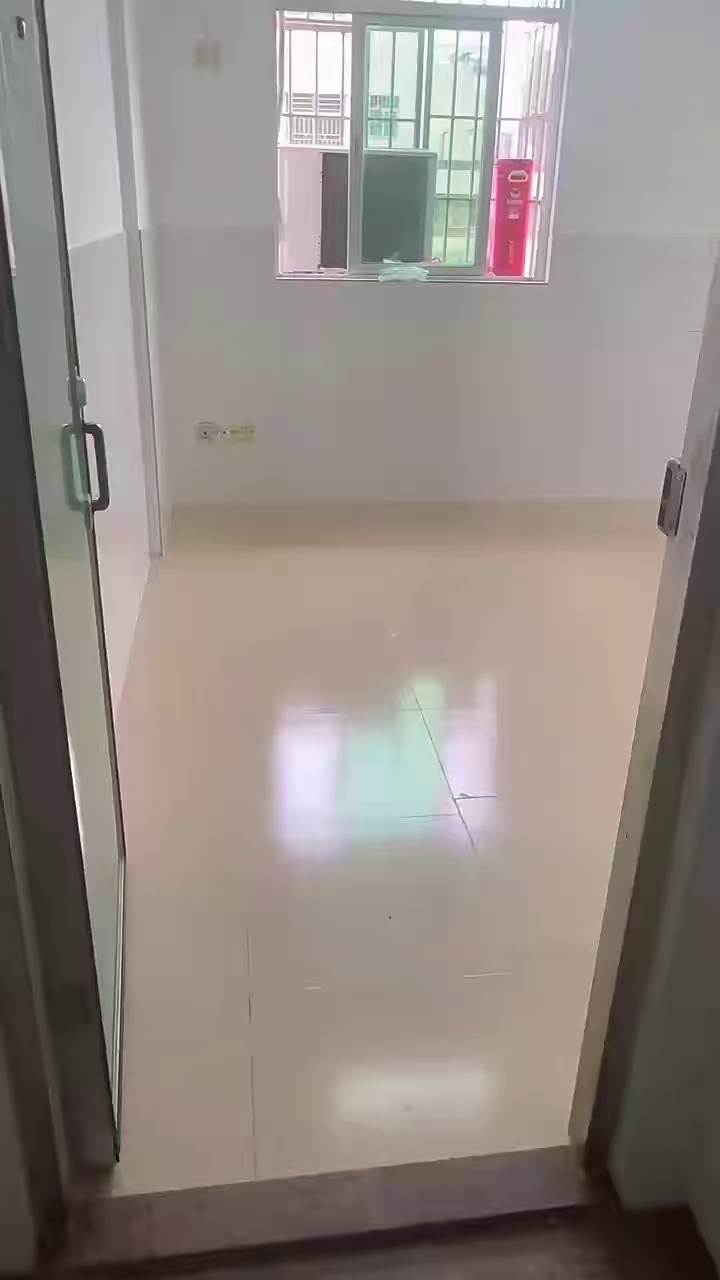 杨美C口，旺塘小区，电梯一房一厅，配空调，热水器，床2000/月