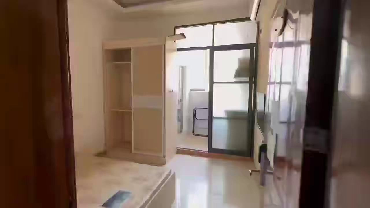 西丽大磡一村一楼单间1200包含管理费网络，门口就是66/49