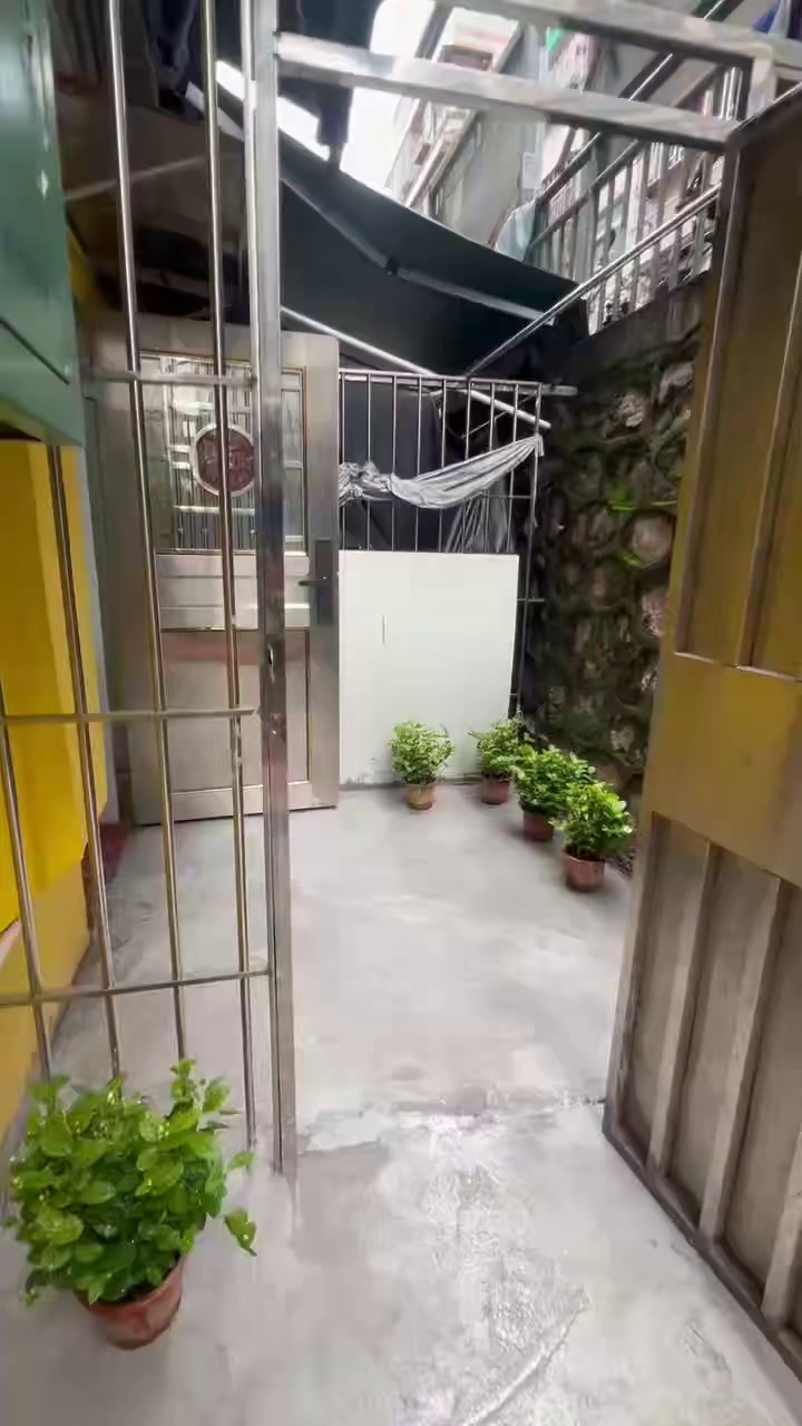 长龙地铁站C口新三村（胡玖）106带私人院子单间（带全雨棚相当于一房一厅）1500