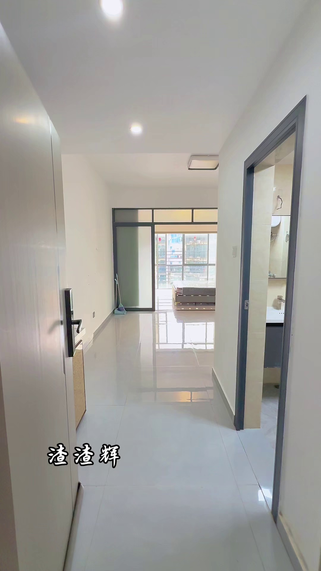 1 ⃣4 ⃣号线 坳背/地铁站 600米 精装 大单间2150 电梯 小区环境