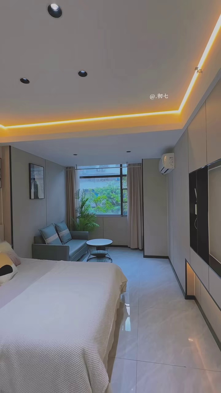 Line ·3· 南联地铁站 阳光大单间·路边独栋 看房·1600/月