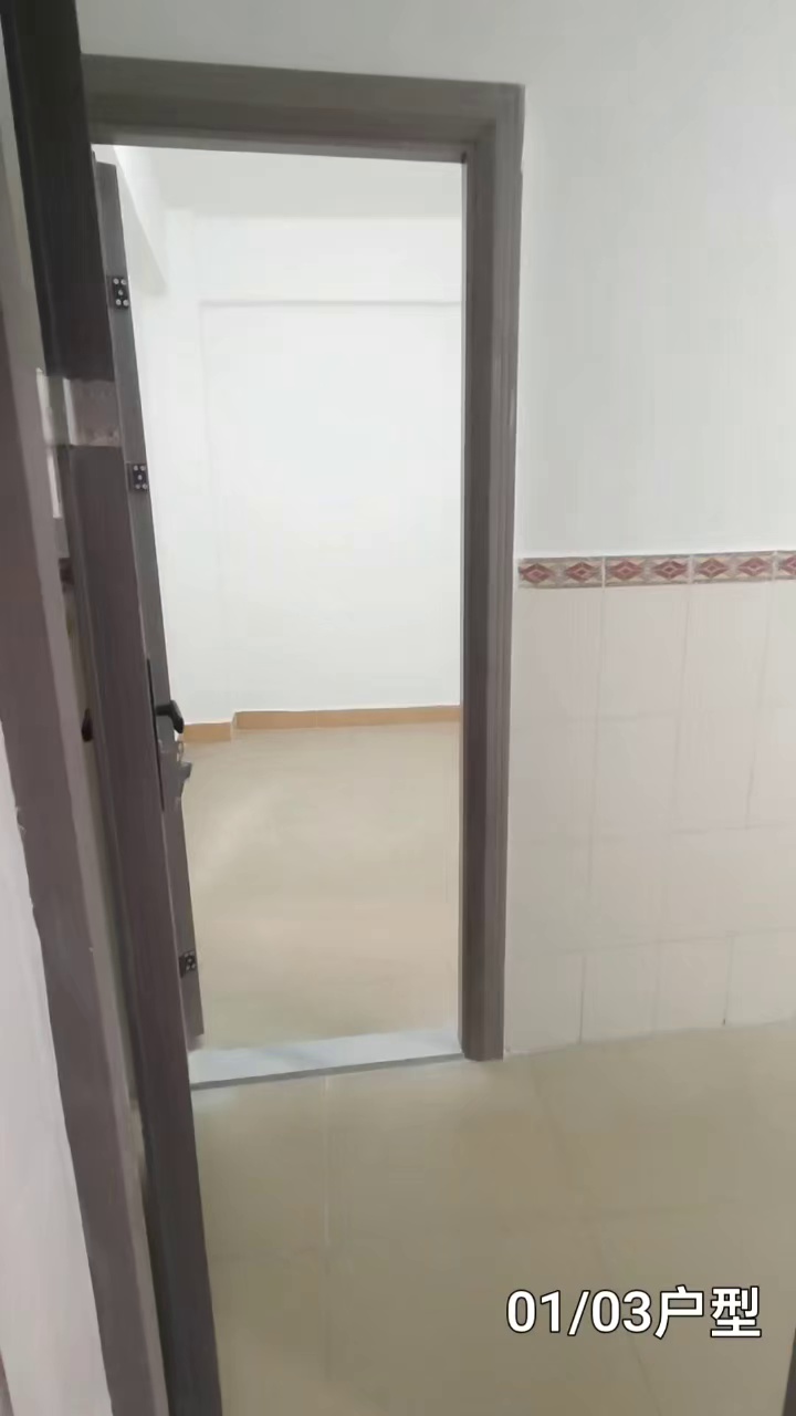 上屋地铁站全空房一房一厅带阳台，押一付一租1000-1200