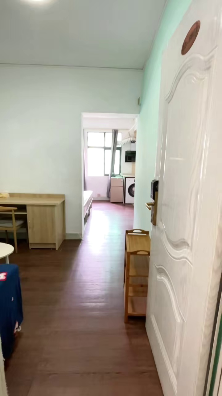 下水径地铁口 电梯 一房一厅 1680