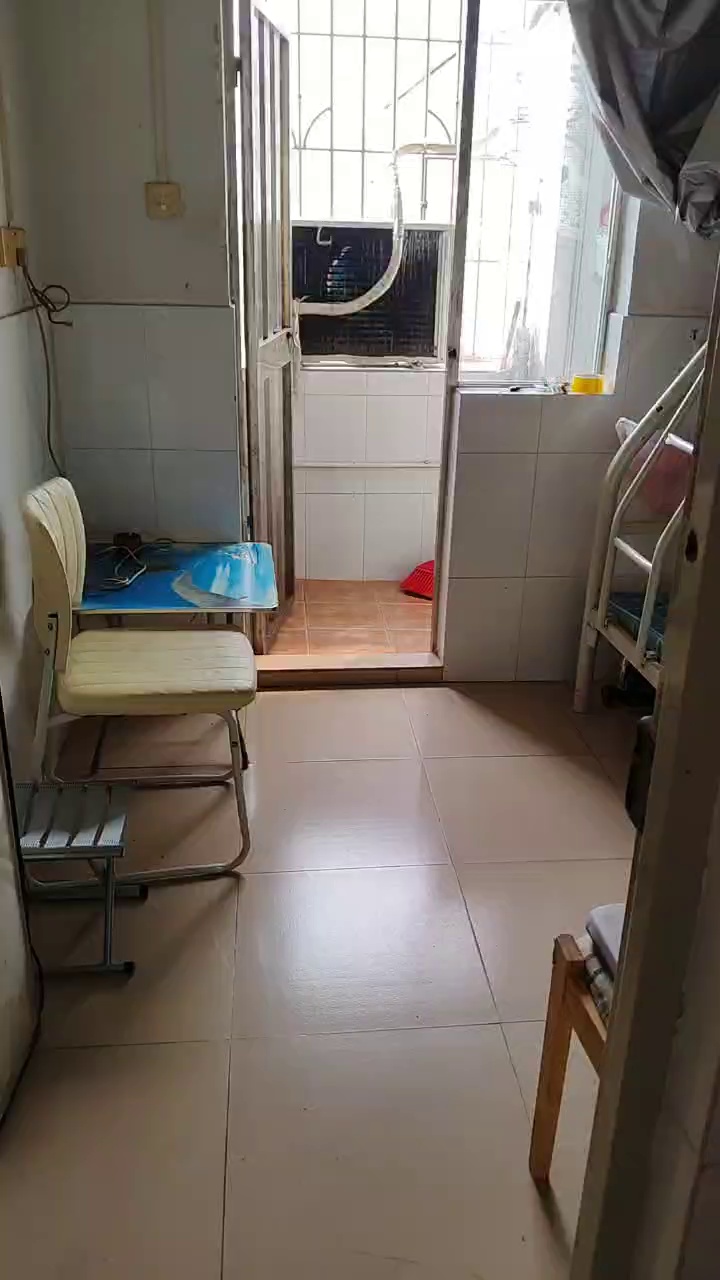 京基百纳单间520 有空调热水器