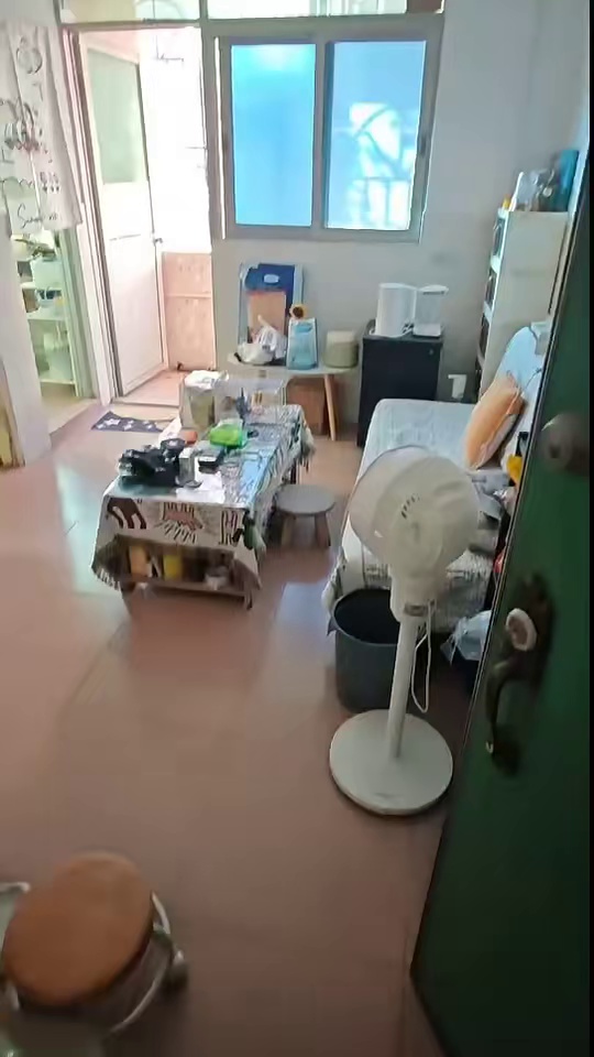 出租 下水径新村 大一房一厅带阳台 拎包入住 押一付一 可养宠物 1600