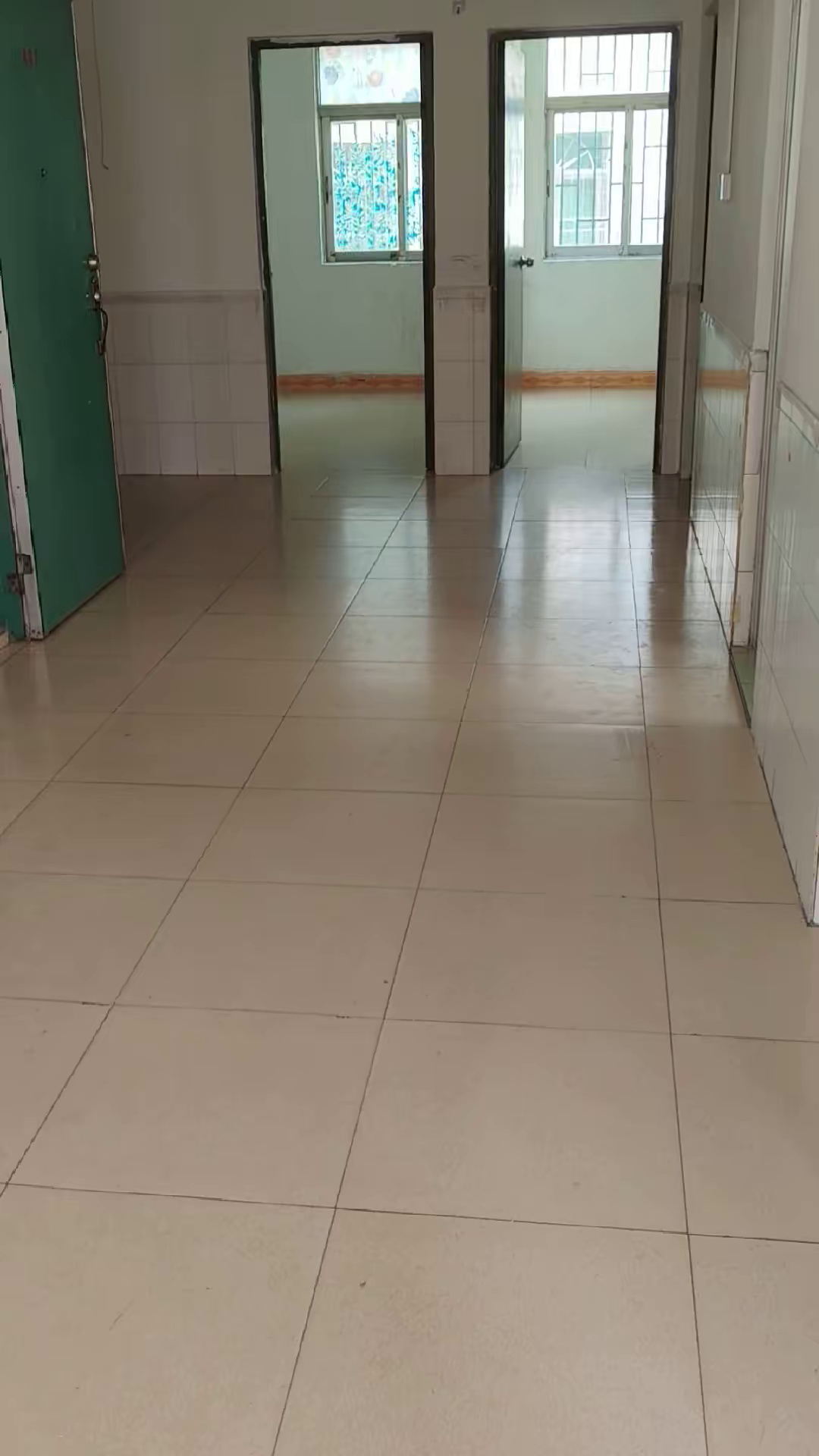 出租！华龙新村，黄金楼层，三房两厅，光线非常好，2300/月，直接，随时看房