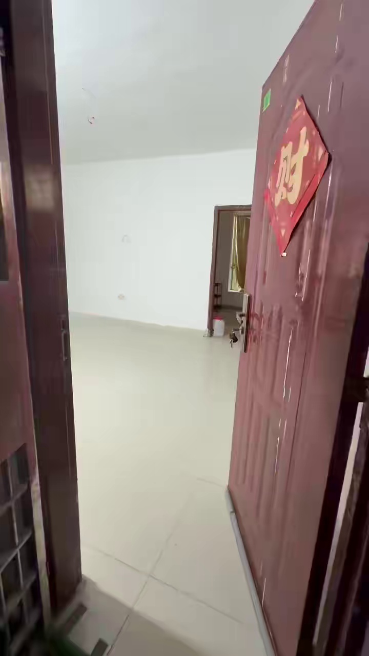 大浪电梯高层两房2300