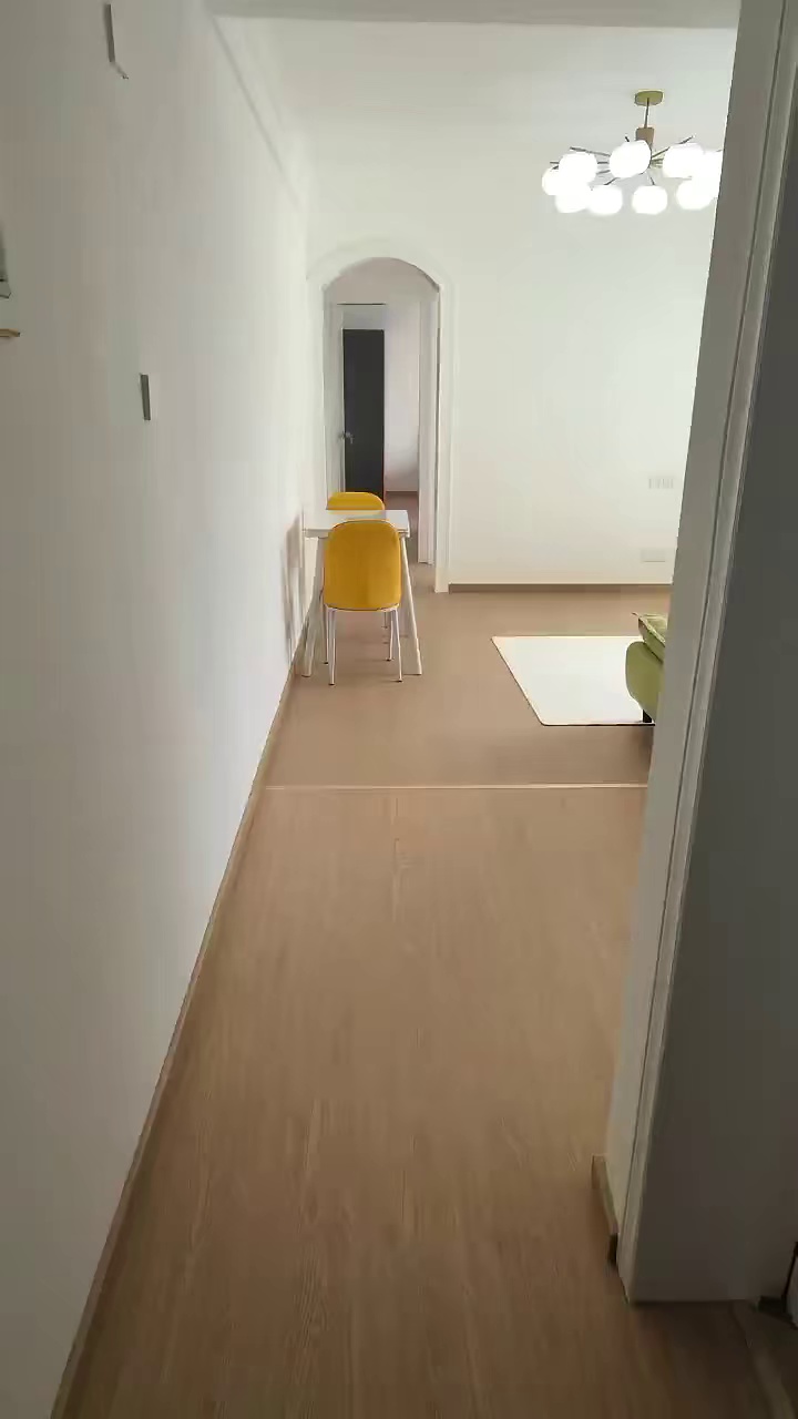 岗厦地铁口精装两房，看房随时7200