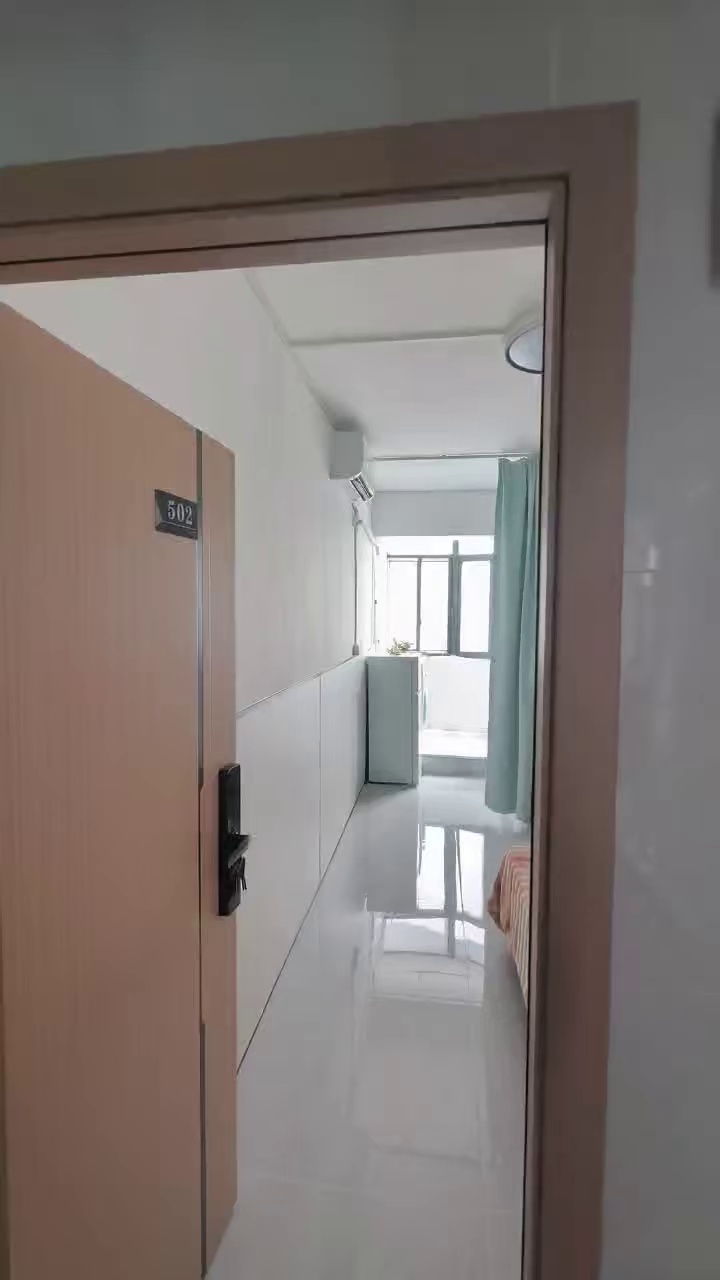 桃园地铁站，精装大单间2700