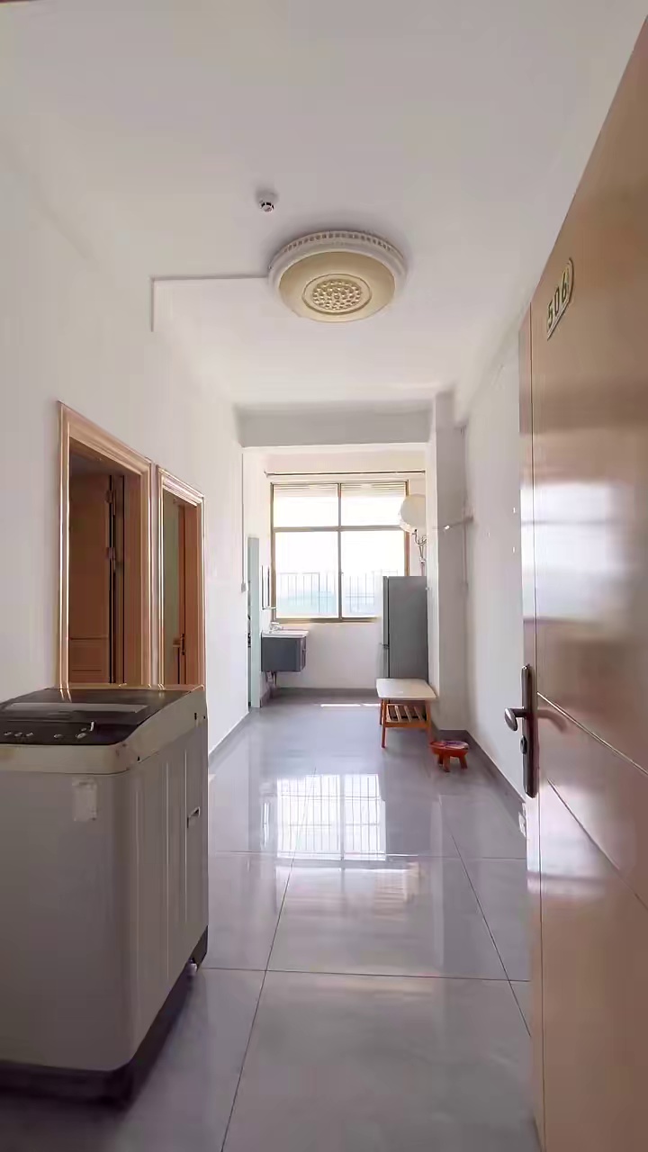 石岩湖学校两房一厅