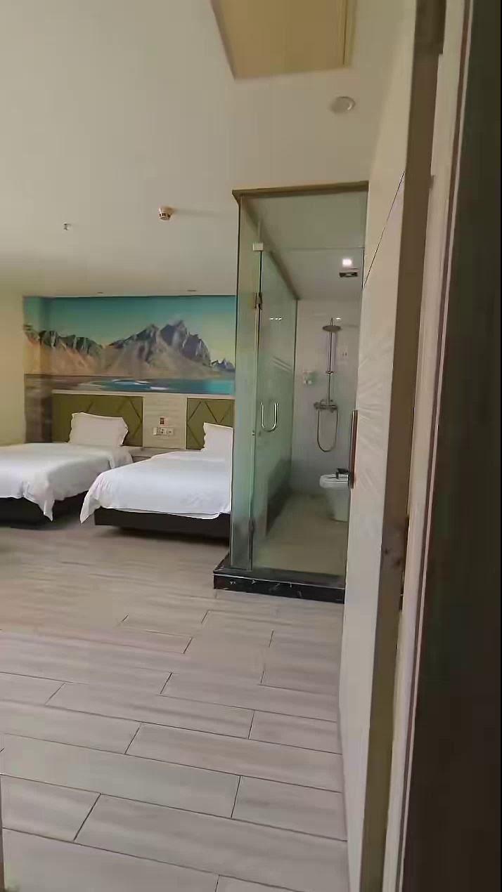石岩现推出短租房一个月起租，年租也可以1380起，有可以安排