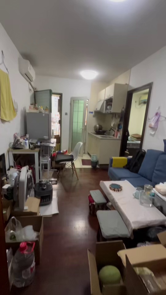 罗湖口岸 罗湖金岸大厦 一房一厅急租 租4500/月 看房提前预约