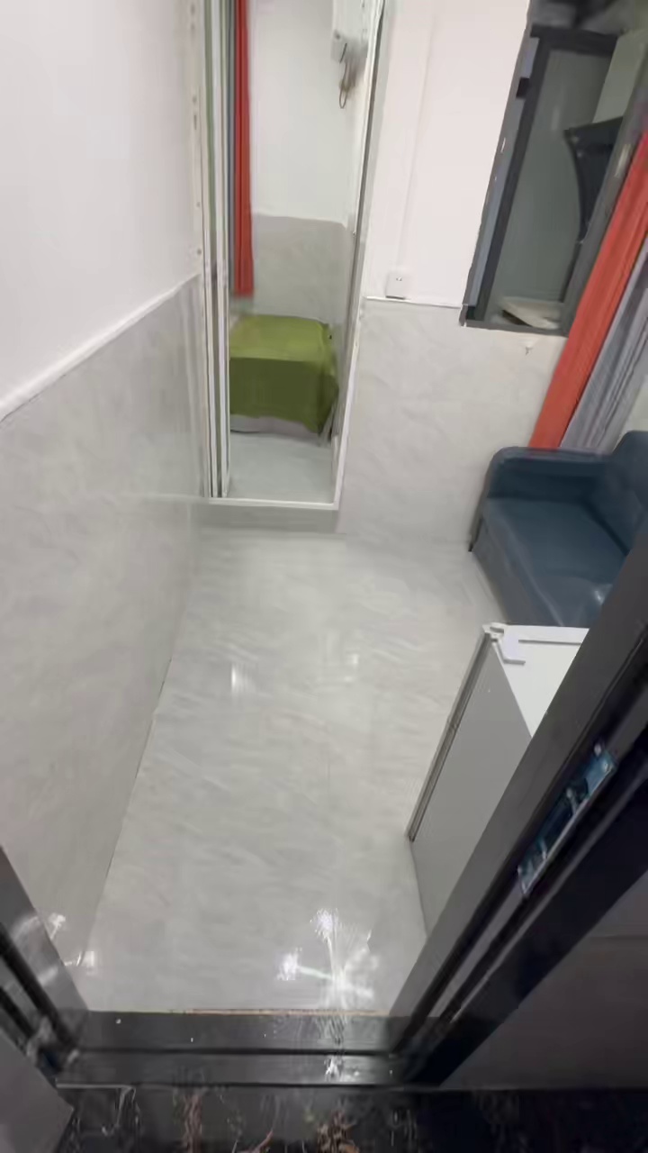 罗湖口岸罗湖村一房一厅2000十