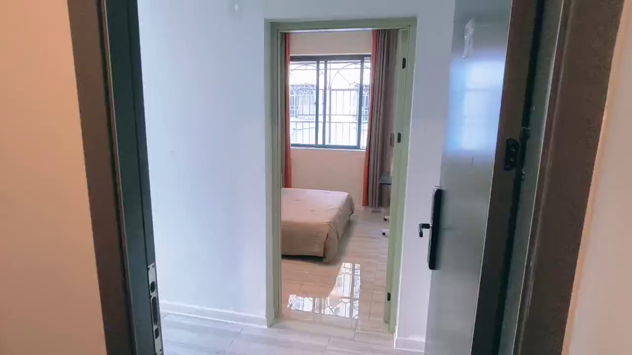 莲塘仙湖路双地铁口 两房一厅3800