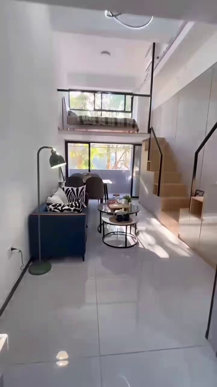 西丽 麻磡村 精装2房loft 带露台，2780/月。