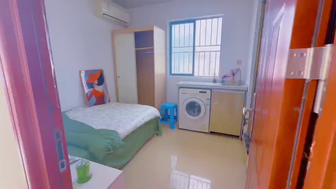 西丽留仙洞地铁站，电梯单间1680