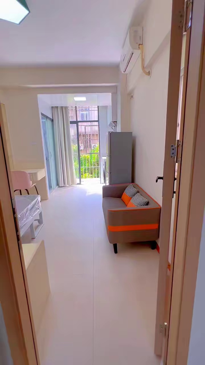 西丽茶光双地铁 阳台单间 2680/月 步梯房
