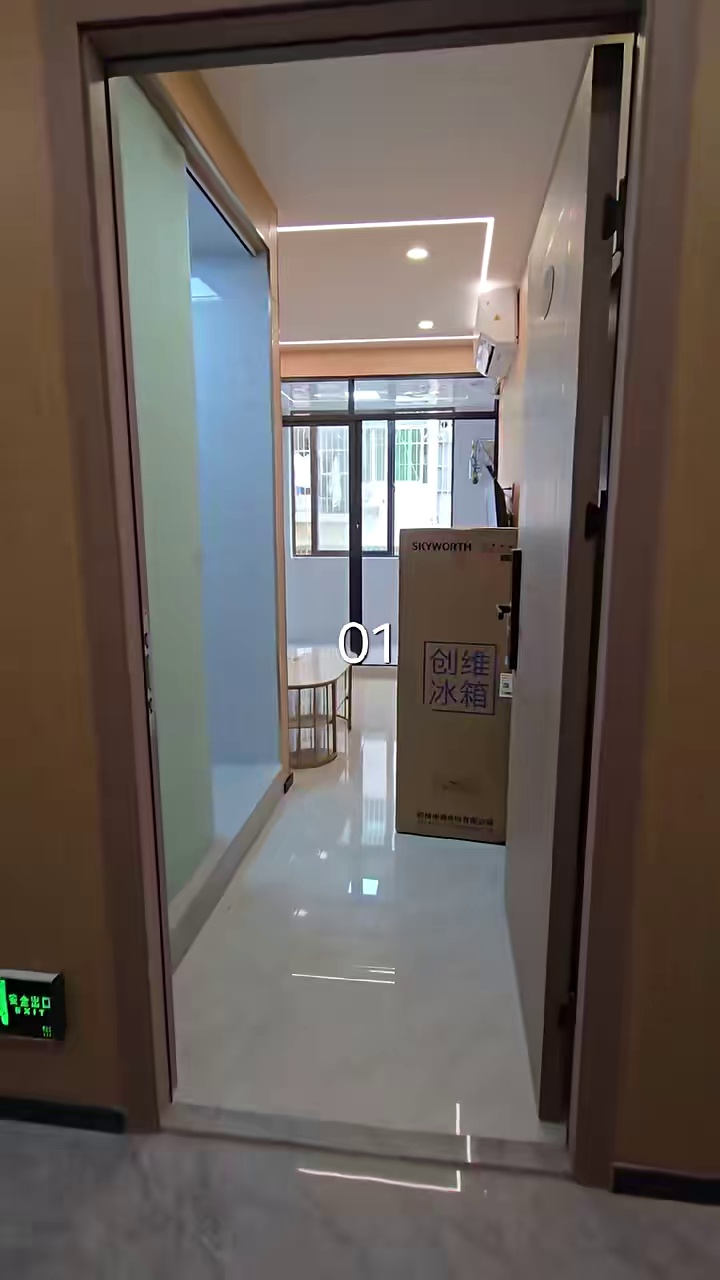 西坊别墅区 电梯精装一房一厅 租金2080