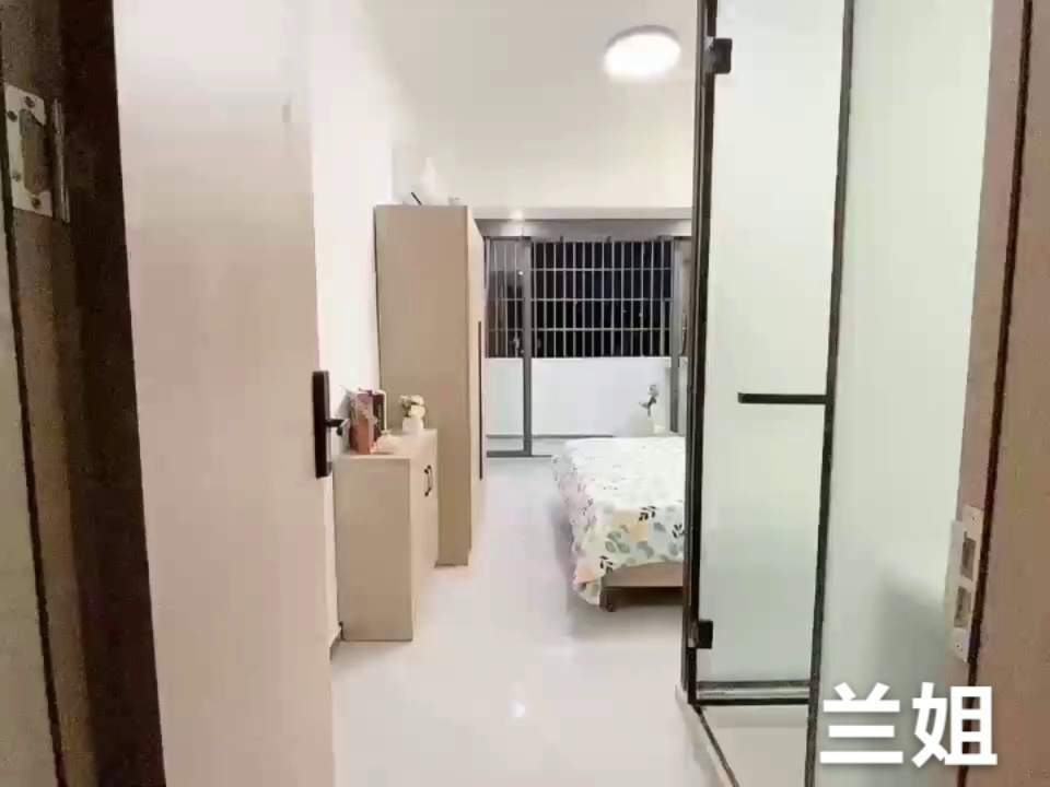 高坳新村电梯大单间出租1780