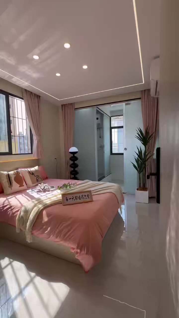 14号线坳背站 大单间1350