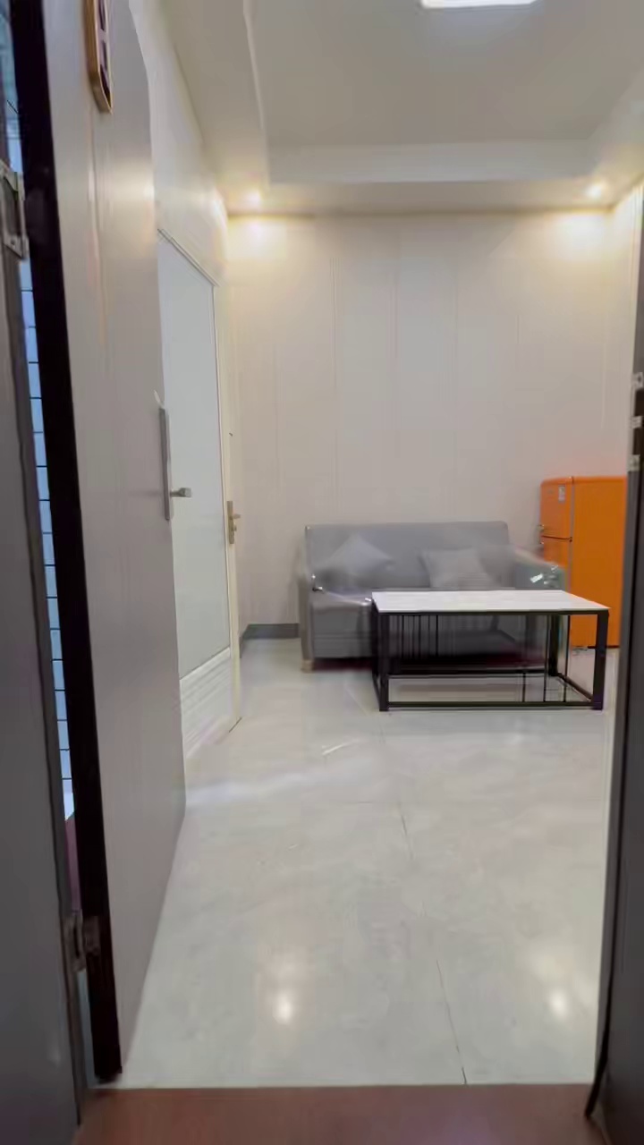 2580一楼一房一厅精装