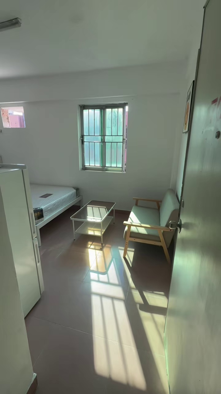 9号线南油地铁 后海村单间 带阳台 大路边 特价2280