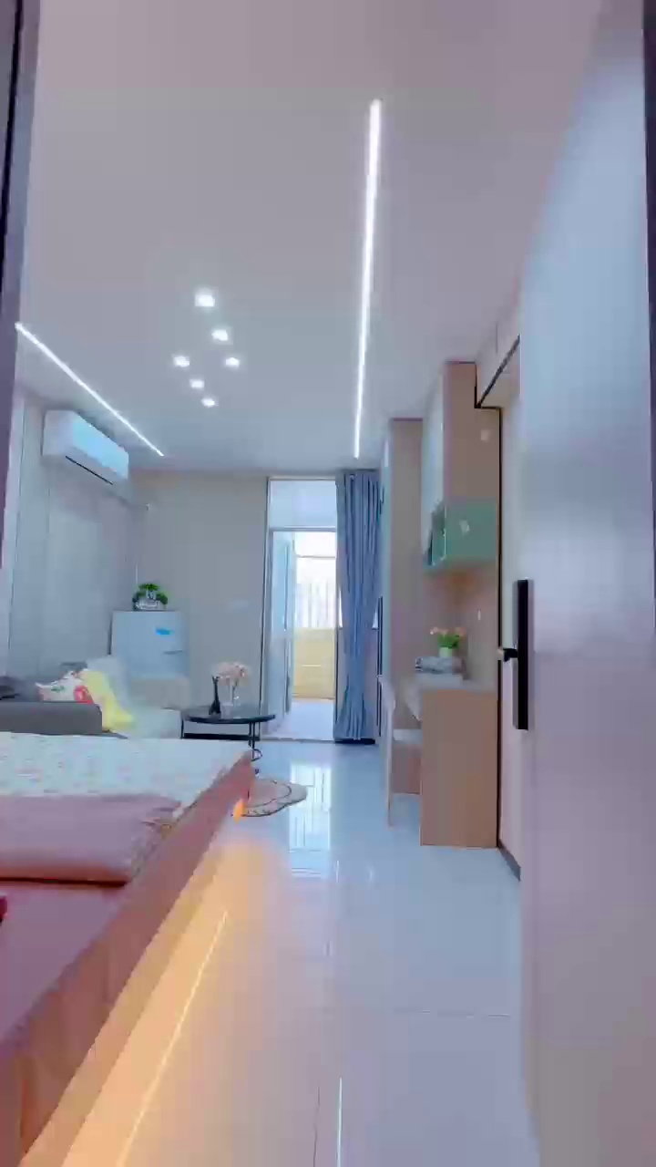 上星电梯精装大单间带阳台1200
