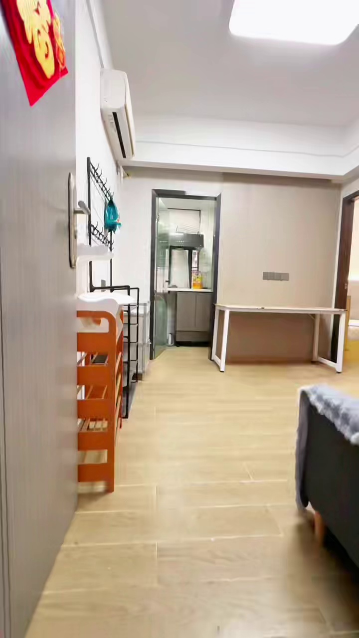 上油松 精装两房一厅 2500